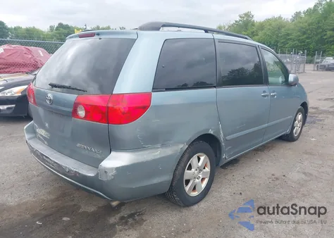 2008 Toyota Sienna Xle z USA, uszkodzony, nr VIN 5TDZK22C38S117648